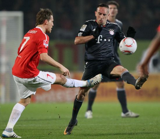 效牵制住了 效牵制住了